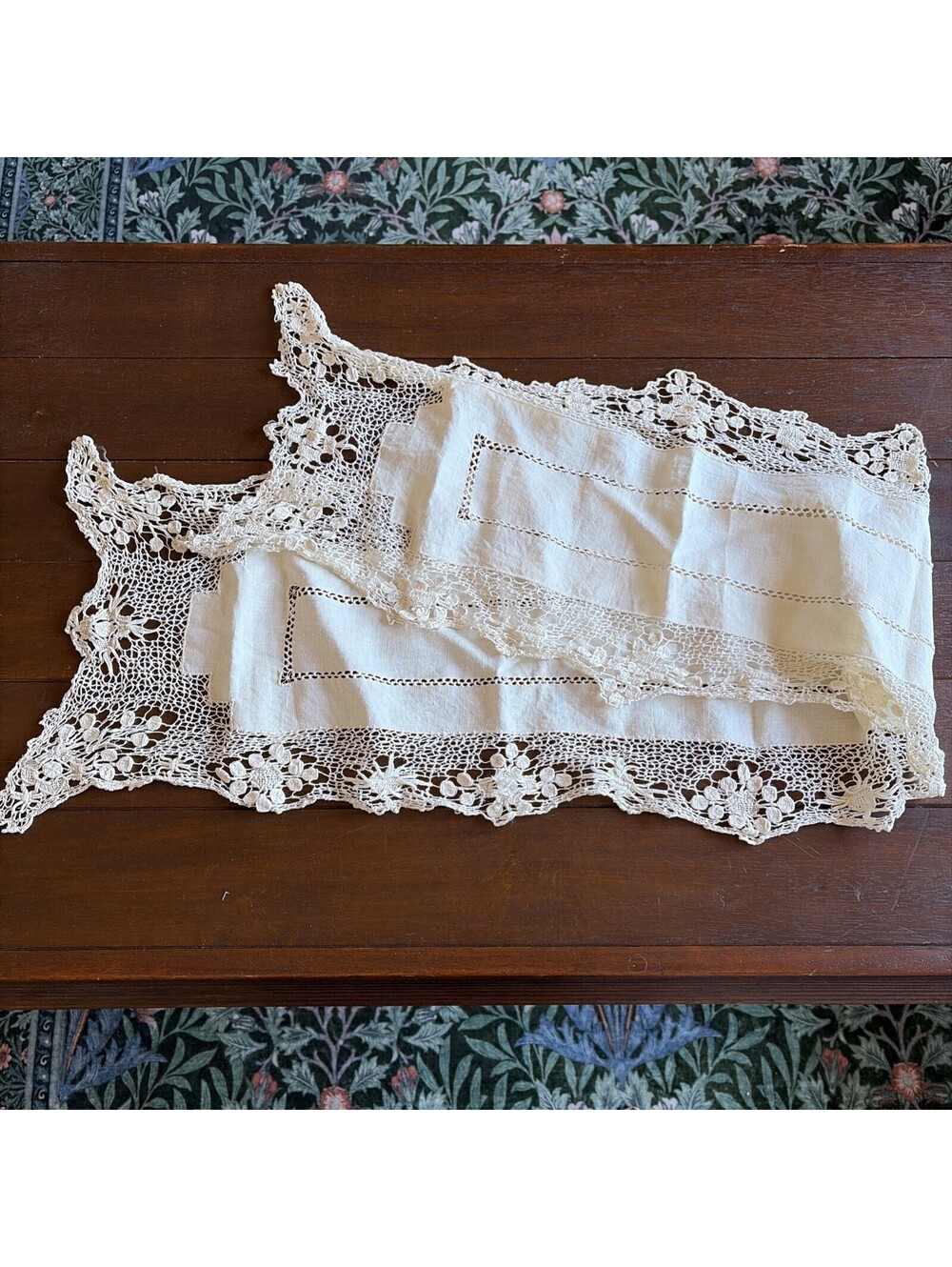 Vintage Crochet Table Runner Lot of 12 Handmade Lace Doilies White Ecru Floral - Picture 13 of 14